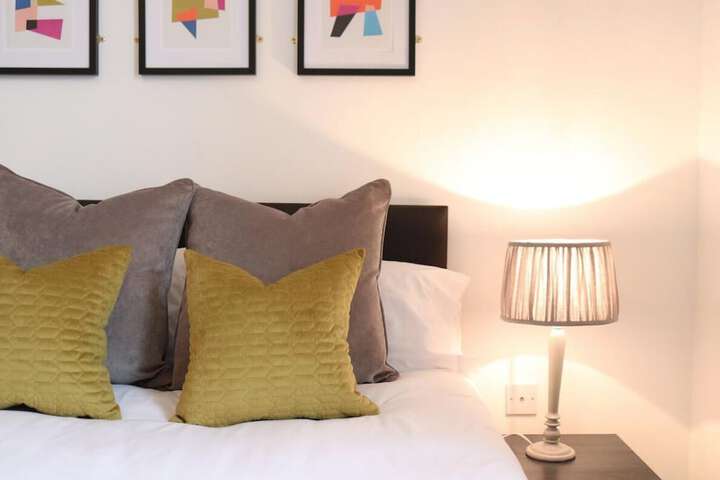 Room 2 of 5