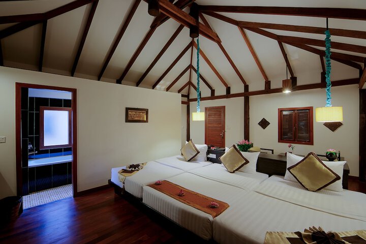 Room 12 of 80
