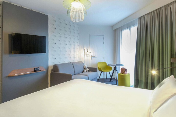 Room 16 of 132