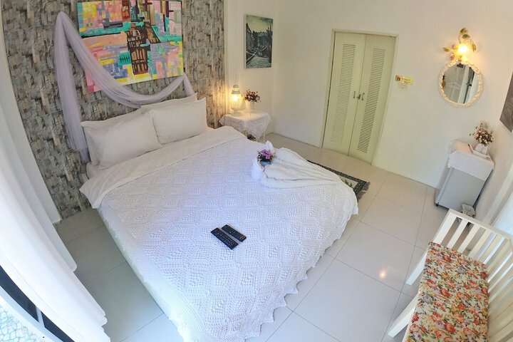 Room 26 of 239