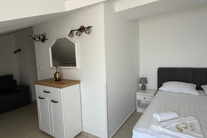 Room 45 of 74