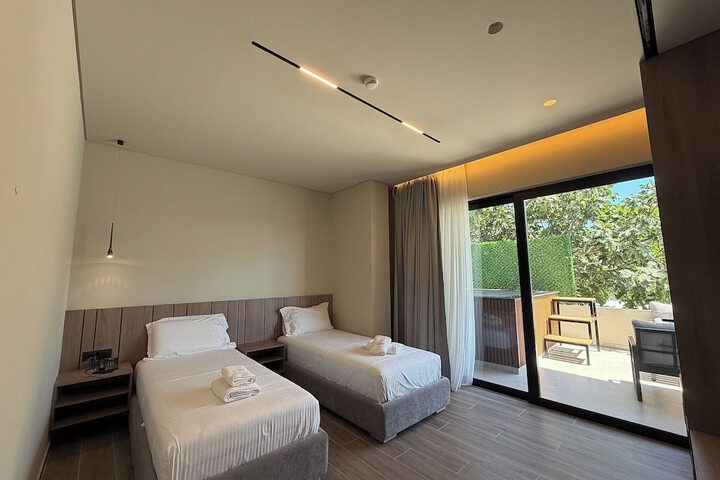 Room 143 of 165
