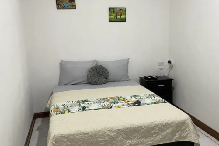 Room 6 of 17