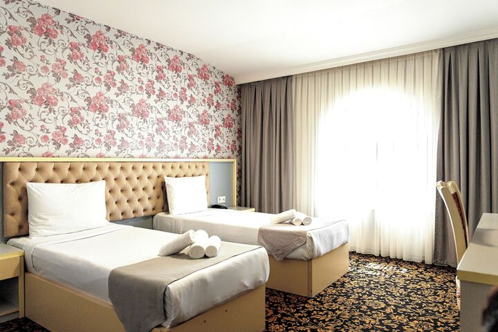 Room 28 of 72