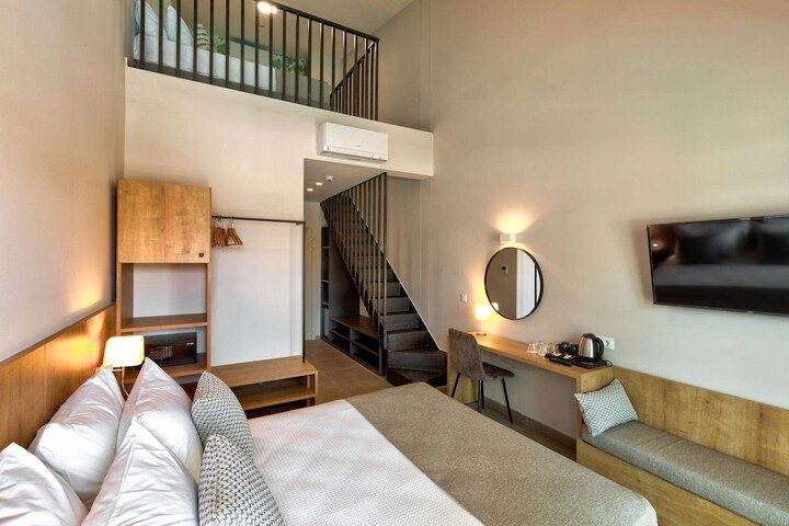 Room 25 of 115