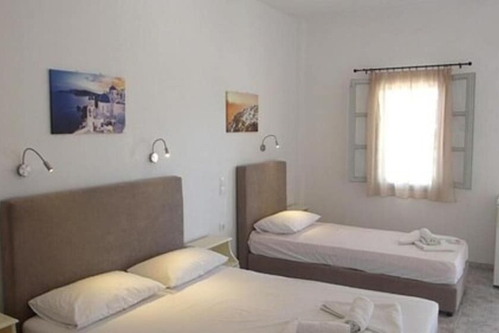 Room 44 of 99