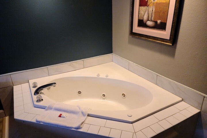 1 King Bed (1 of 19)