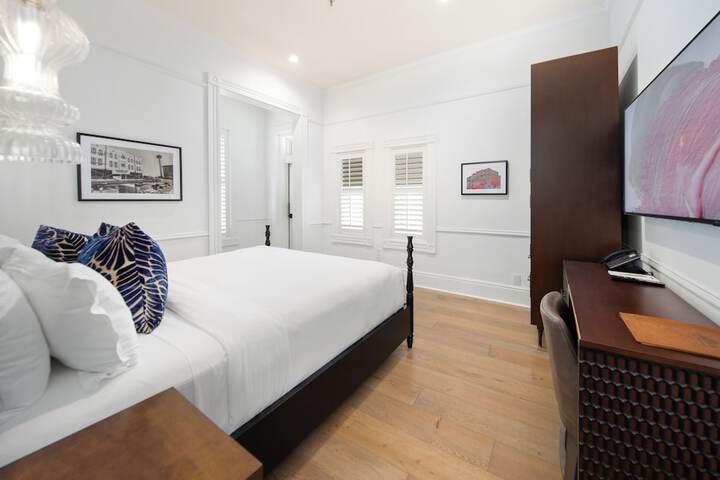 Room 30 of 114