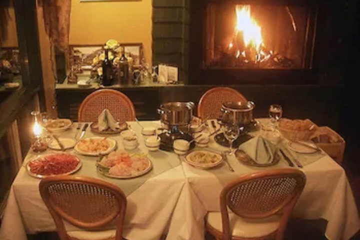 Dining 32 of 45
