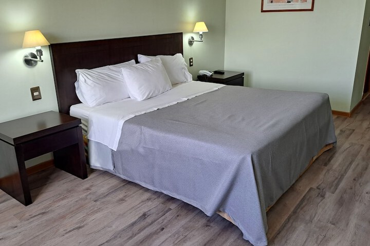 Room 8 of 47