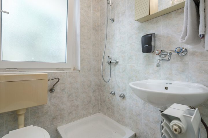 Room 19 of 25