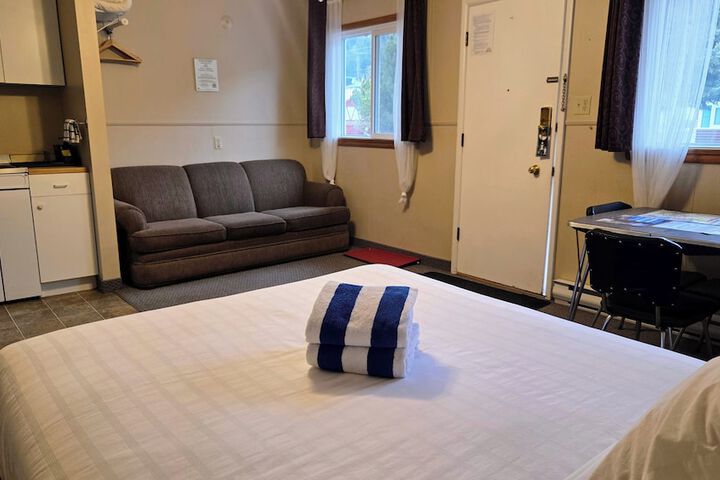 Room 43 of 68