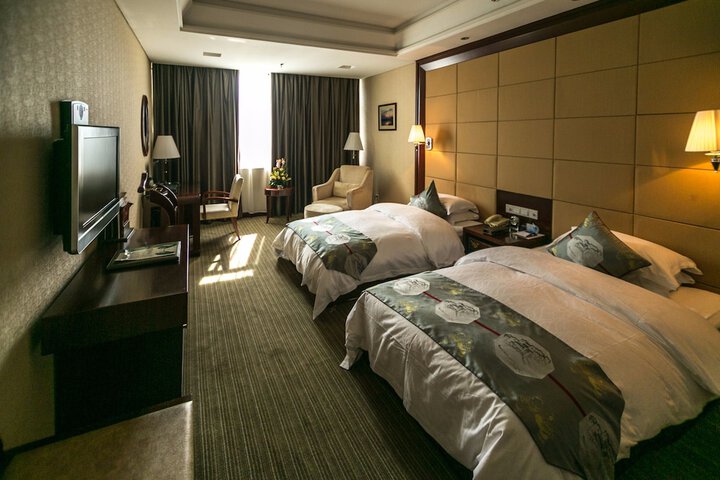 Room 13 of 27