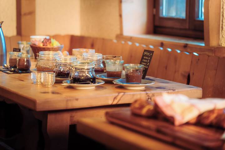 Dining 19 of 28