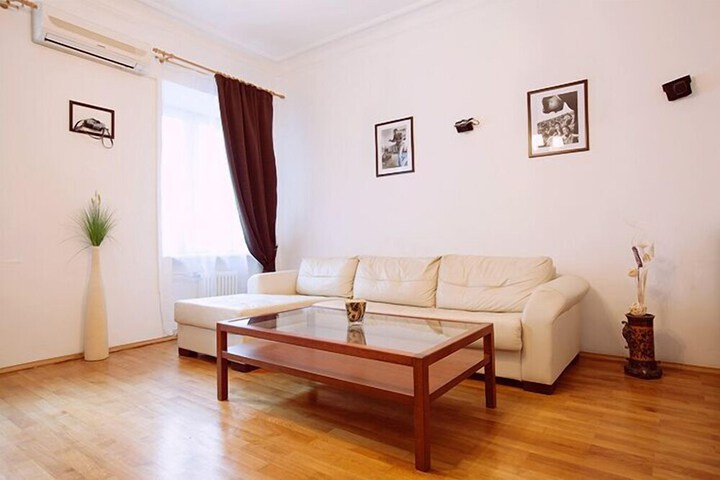 Room 11 of 20