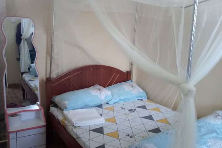 Room 4 of 19