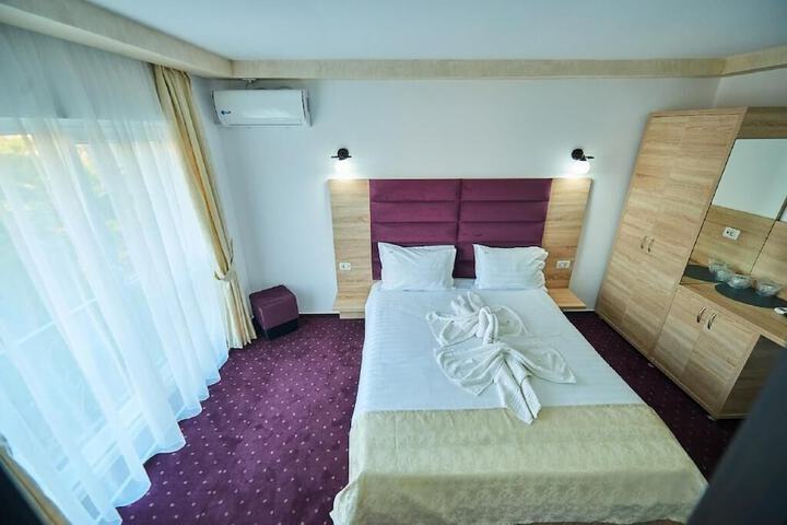 Room 7 of 34