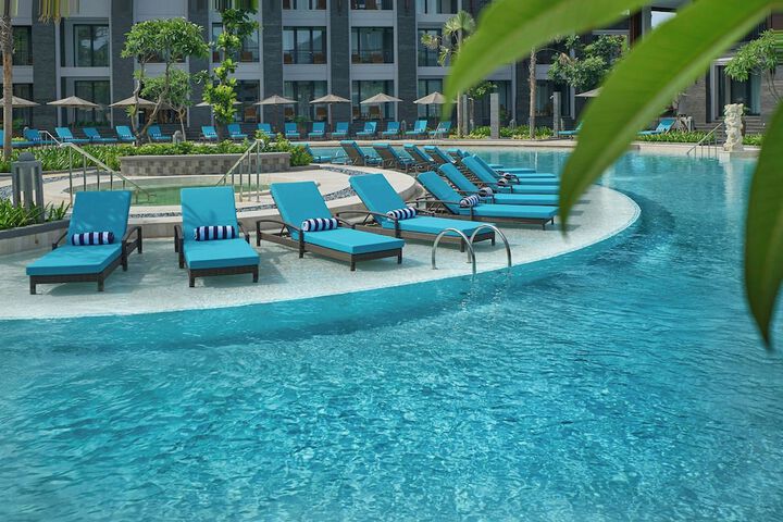 Pools & Facilities