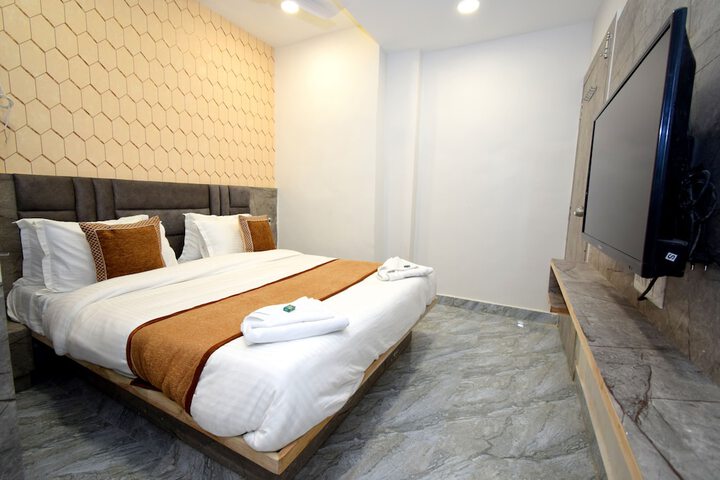 Room 15 of 22
