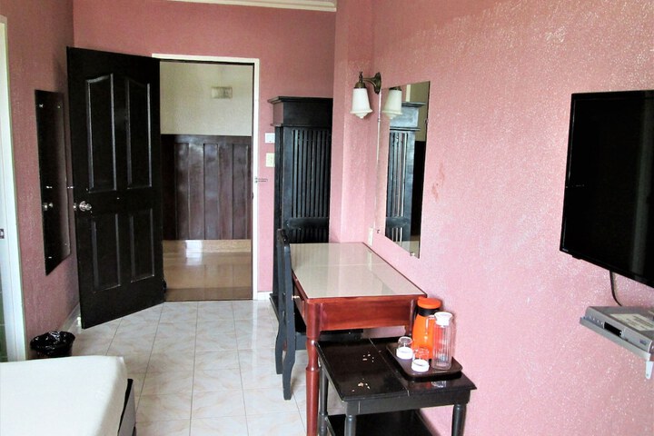 Room 10 of 35