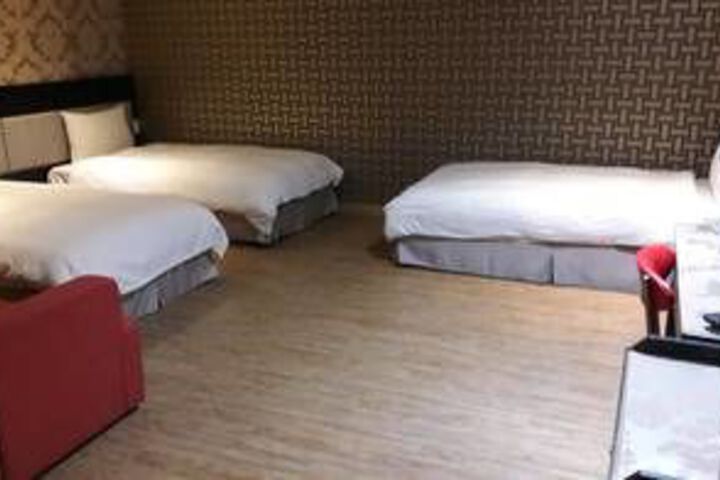 Room 6 of 23