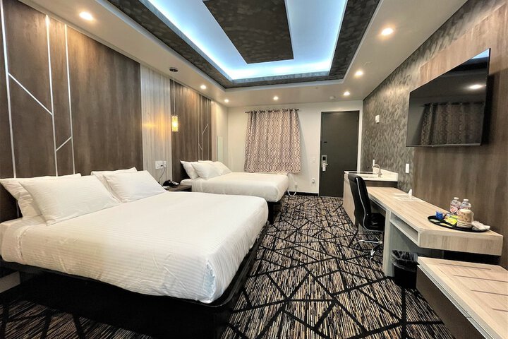 Room 20 of 33