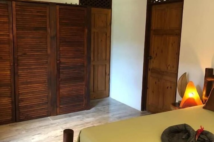 Room 11 of 25