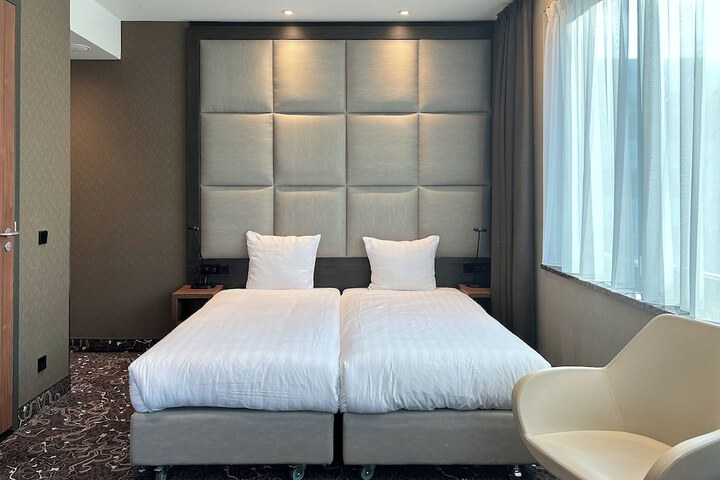 Room 13 of 39