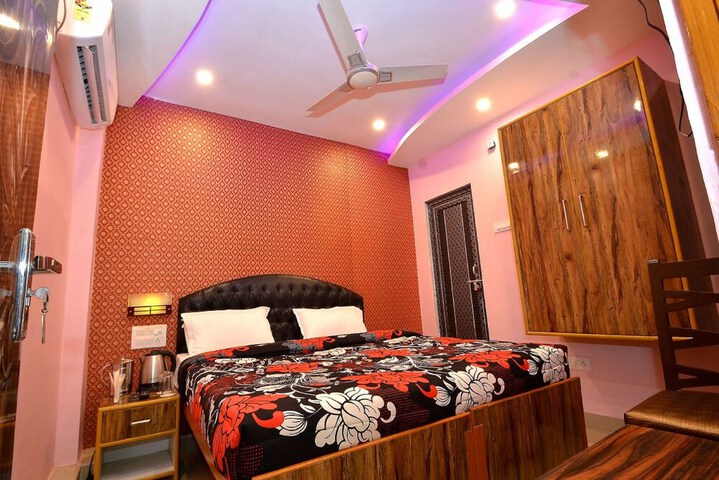 Room 4 of 19