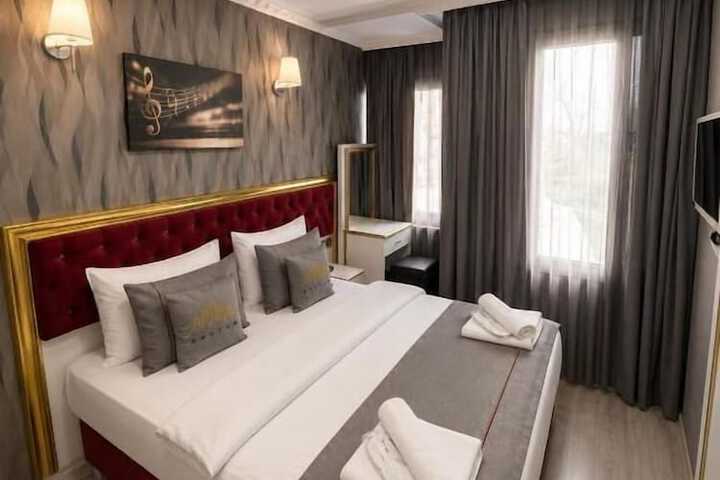 Room 33 of 110