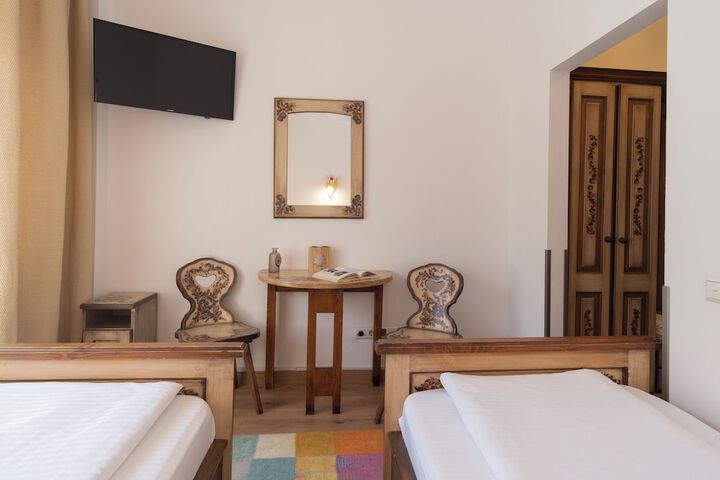 Room 10 of 60