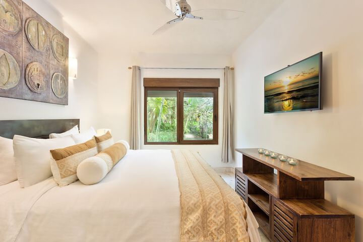 Room 21 of 204
