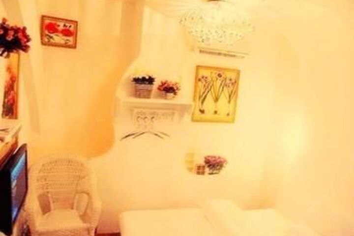 Room 11 of 29