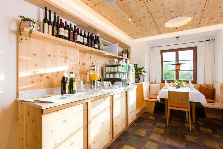 Dining Photos