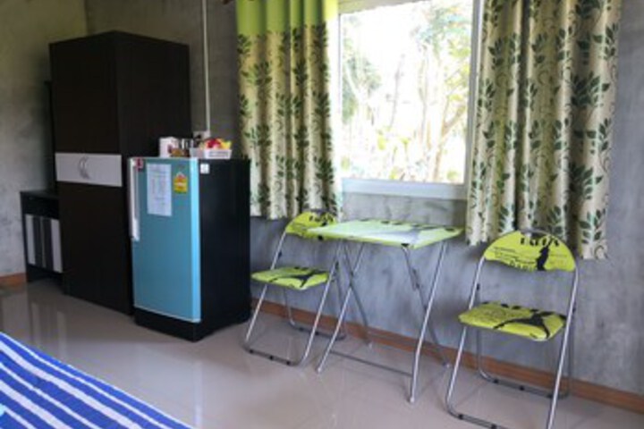 Room 25 of 28