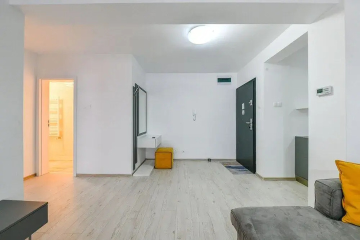 Room 12 of 15