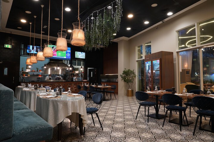 Dining 29 of 55