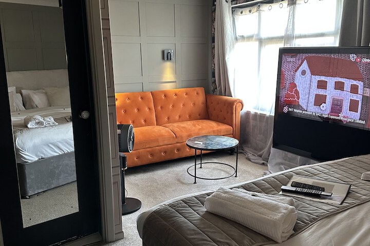 Room 55 of 171
