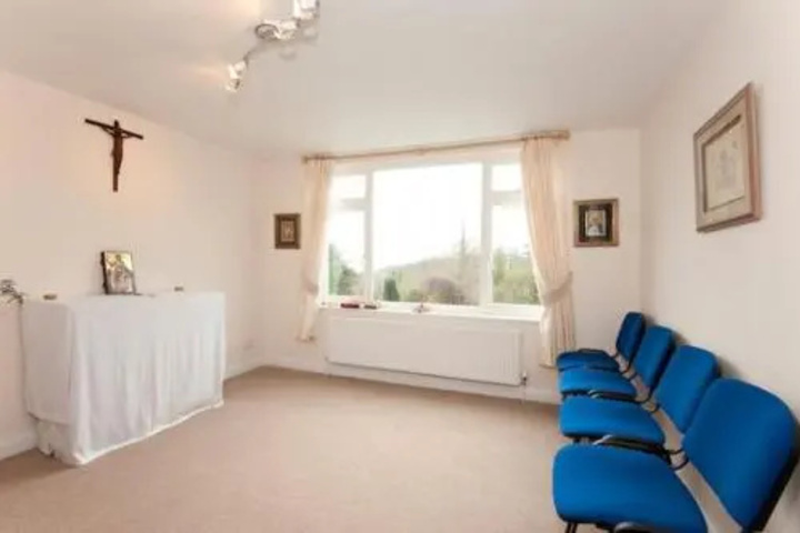 Room 4 of 20
