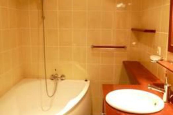 Room 3 of 20
