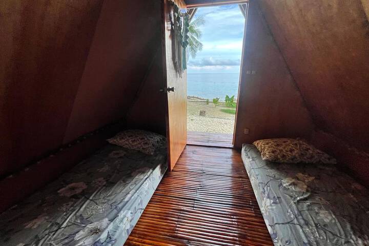 Room 4 of 17