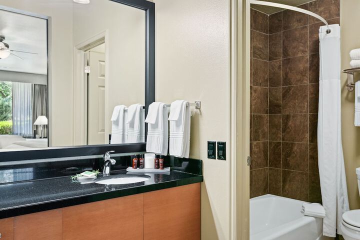 Room 105 of 165