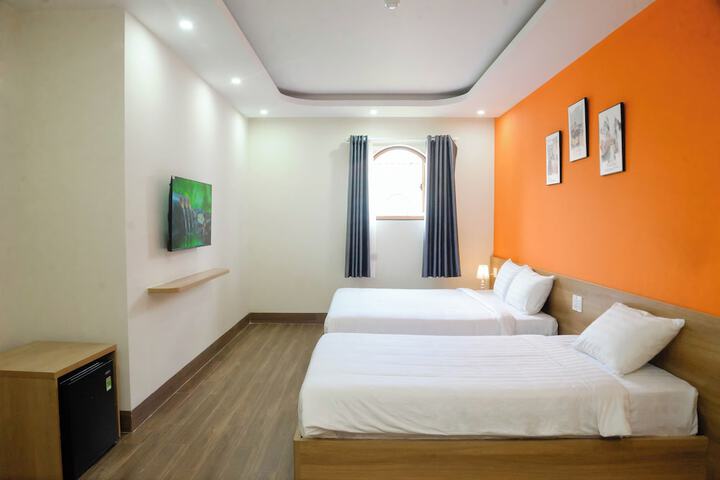 Room 44 of 80