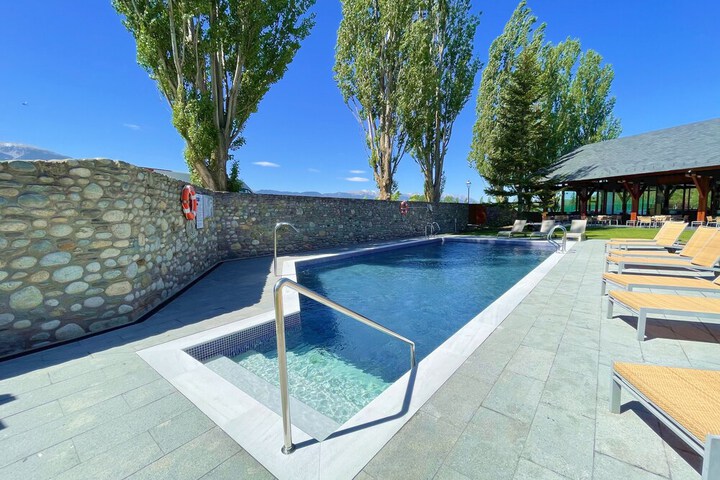 Pool 46 of 95