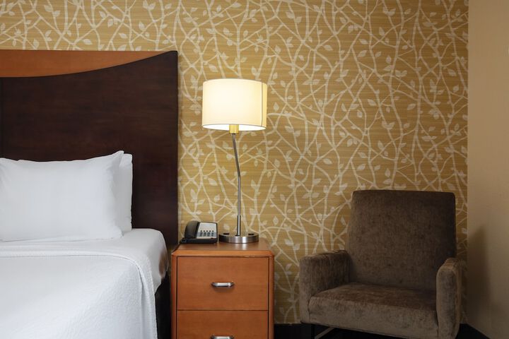 1 King Bed (7 of 17)