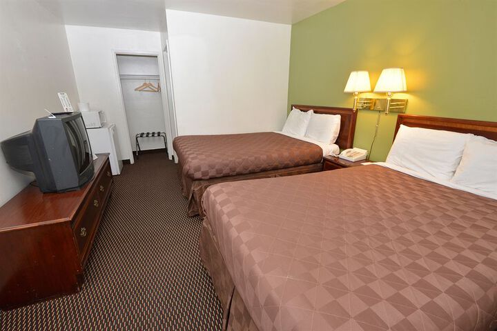 Room 9 of 38