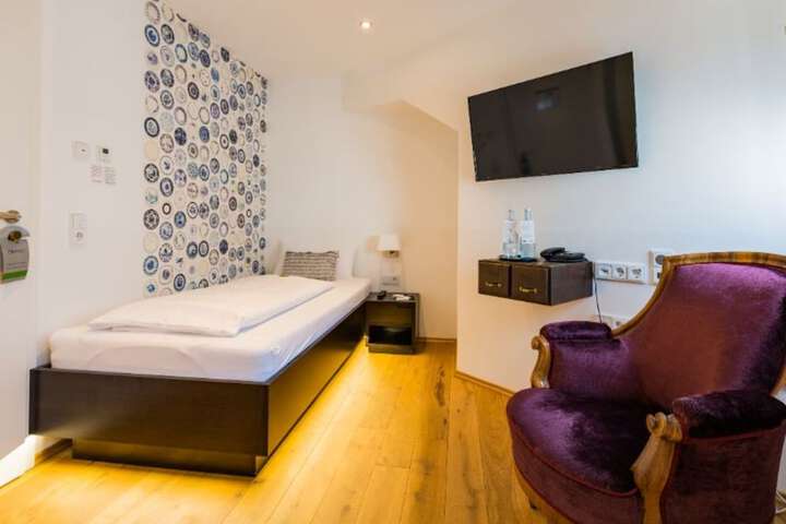 Room 10 of 44