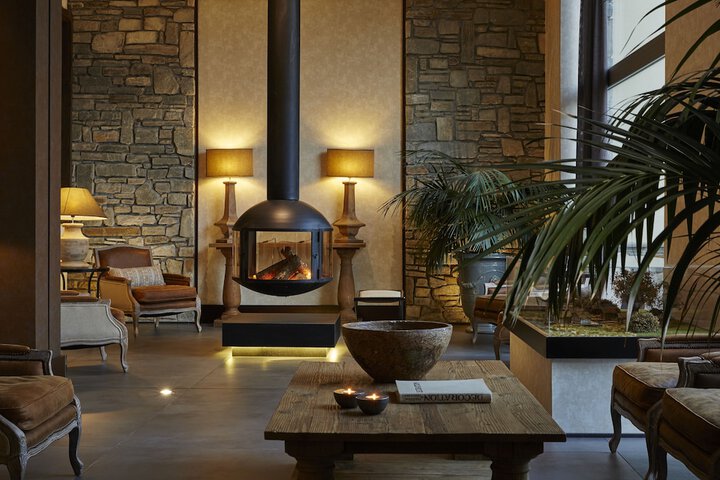 Lobby Entry