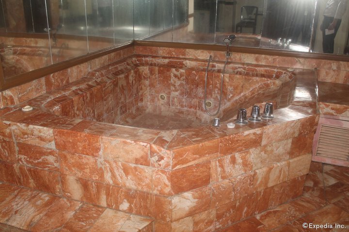 Hot Tub 24 of 27