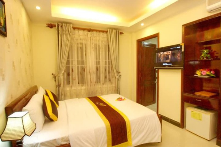 Room 9 of 29